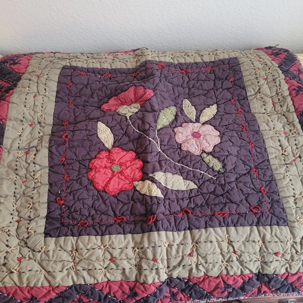 Vintage Potterybarn (1) Euro Sham Black Floral Hand Stitched quilted Plaid 24x25